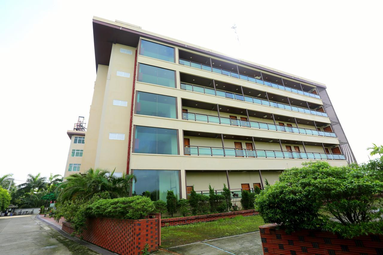 Hotel Sincere Smile Yangon Exterior photo